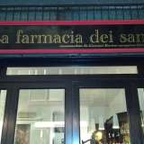 La Farmacia dei Sani, del 2009. Si trova nel murattiano, in via Roberto da Bari ed � ospitata l� dove sorgeva lo Sherlock Holmes, uno dei primi pub che aprirono a Bari negli anni 80